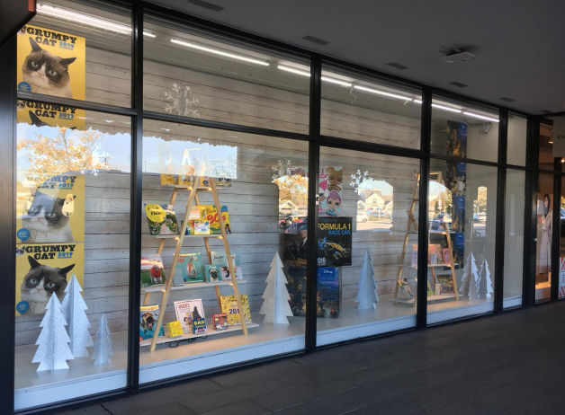 POS retail window display calendar club window